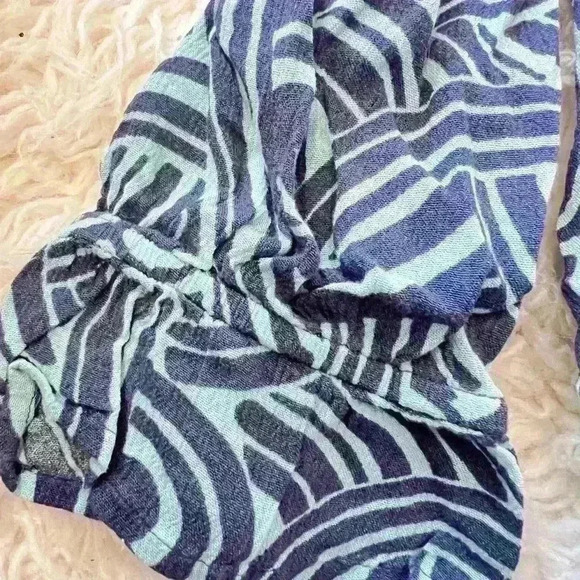 Aerie Top - Picture 2 of 3